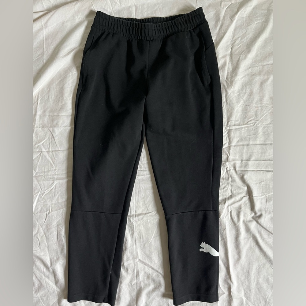 Puma Women’s Joggers Medium Black Fleece Sweatpants Tapered Leg White Logo Gym